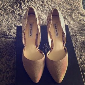Beige heels